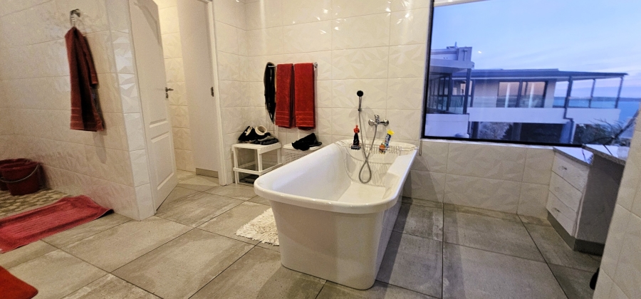 8 Bedroom Property for Sale in Myburgh Park Western Cape